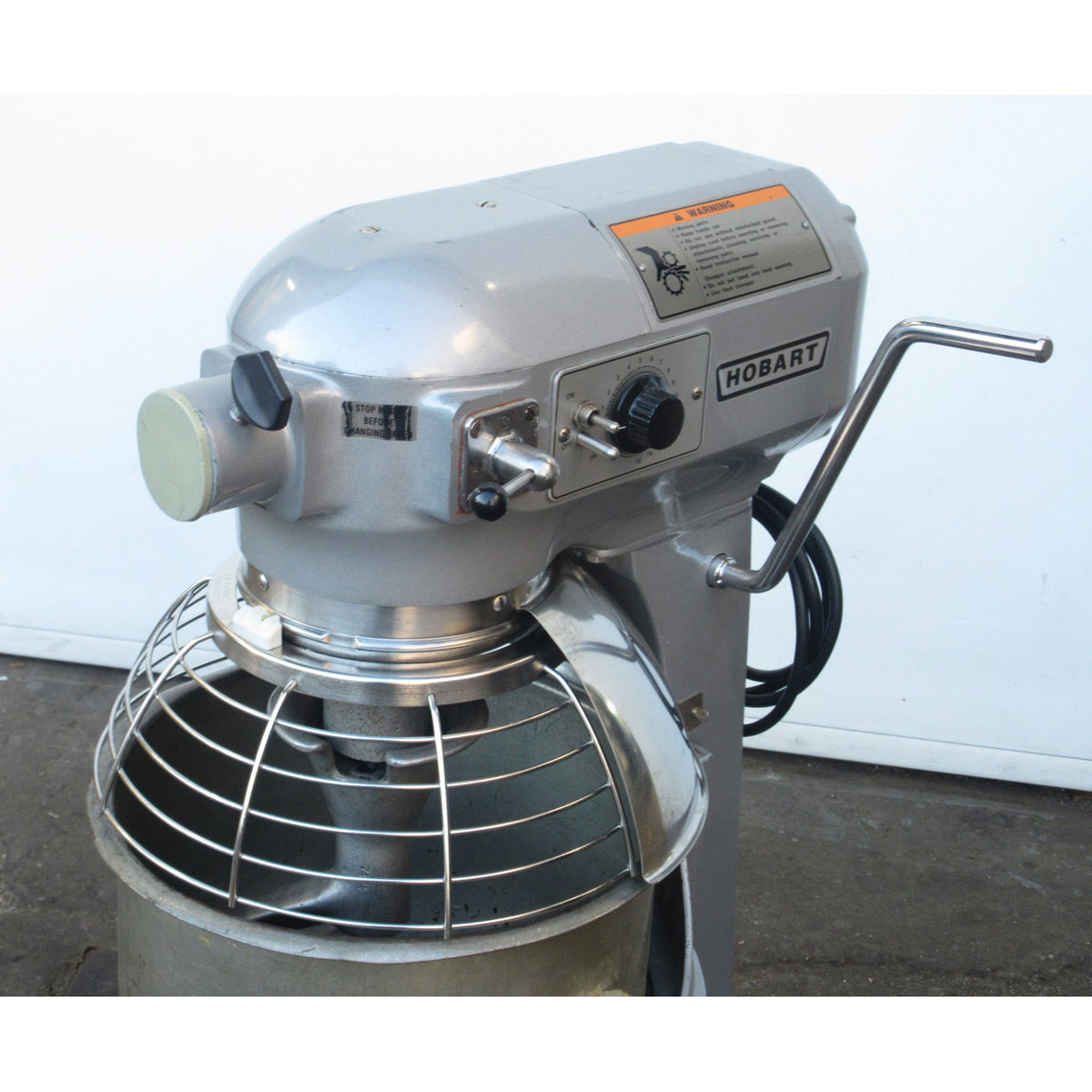 Hobart A200 Mixer 20 Qt, Bowl And 2 Attachments Included, Used Excellent Condition