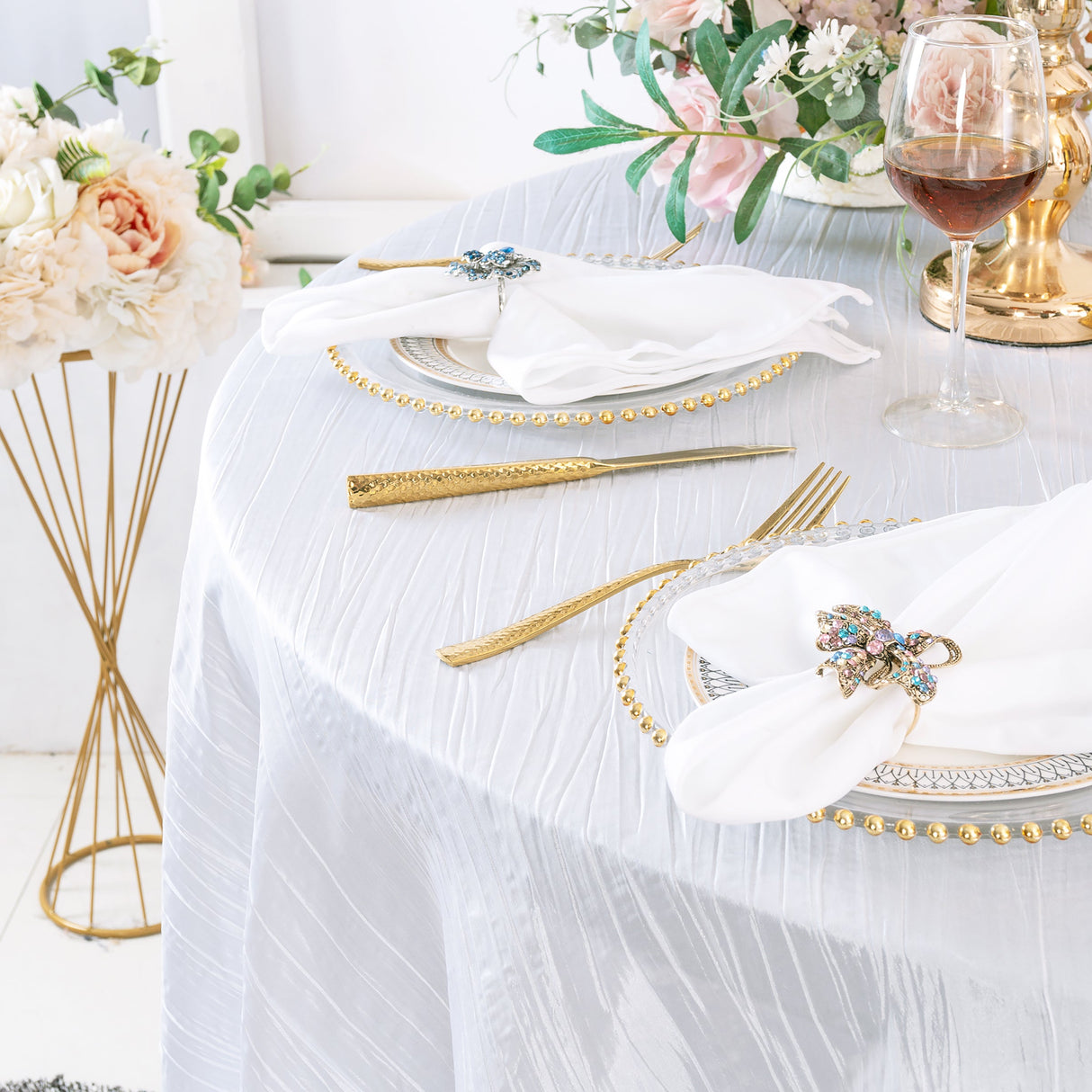 Round Accordion Crinkle Taffeta Tablecloth 132" White