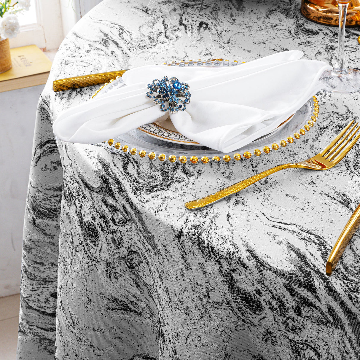 Jacquard Table Runner 13x108 White/Black