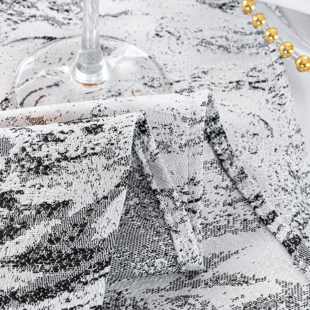 Jacquard Table Runner 13x108 White/Black
