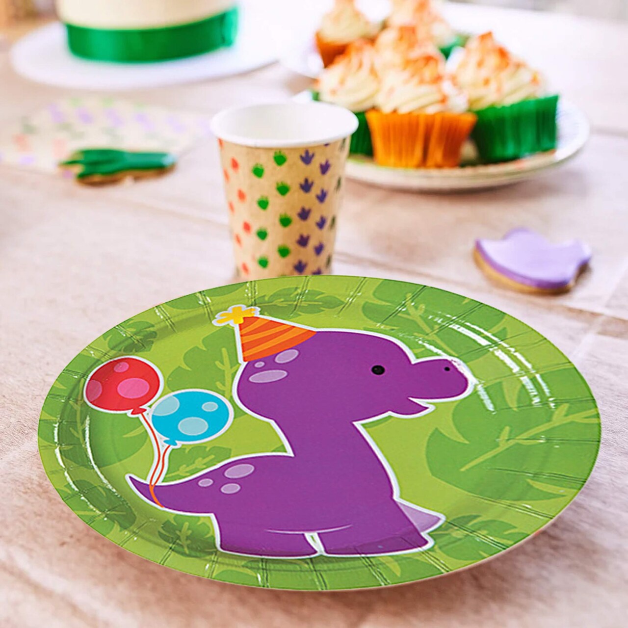 8 Ct. Little Dino Brontosaurus Paper Dessert Plates 7-Inch Dinosaur Party Tableware