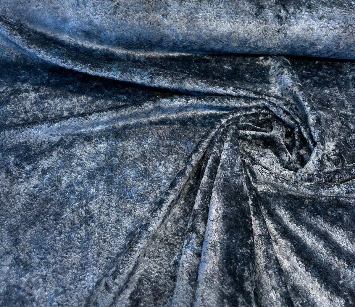 Threads Alvar Indigo Shaggy Blue Boucle Fabric - Indigo, Shaggy Boucle, 53.978" Width (1 Yard)