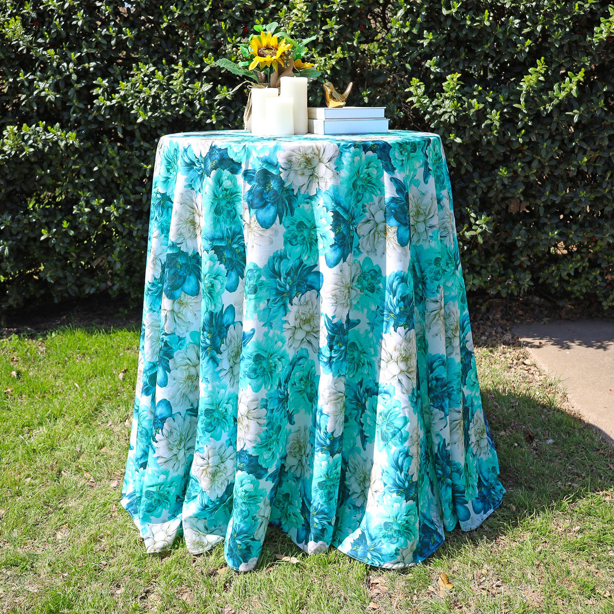 Round Faux Linen Tablecloth 132" Peony