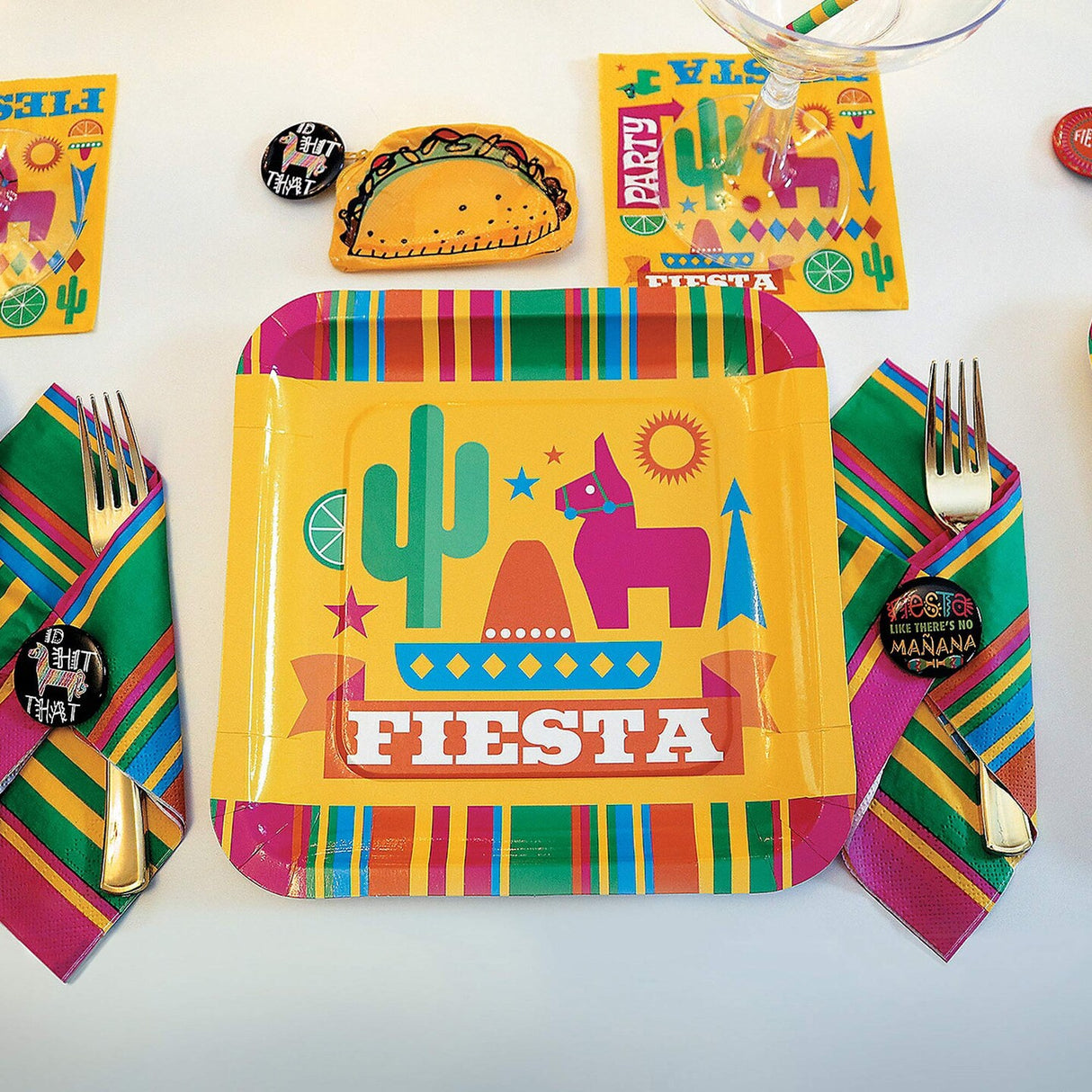 8 Count Sombrero Fiesta Party Paper Dinner Plates 9 Inch for Cinco de Mayo Celebration