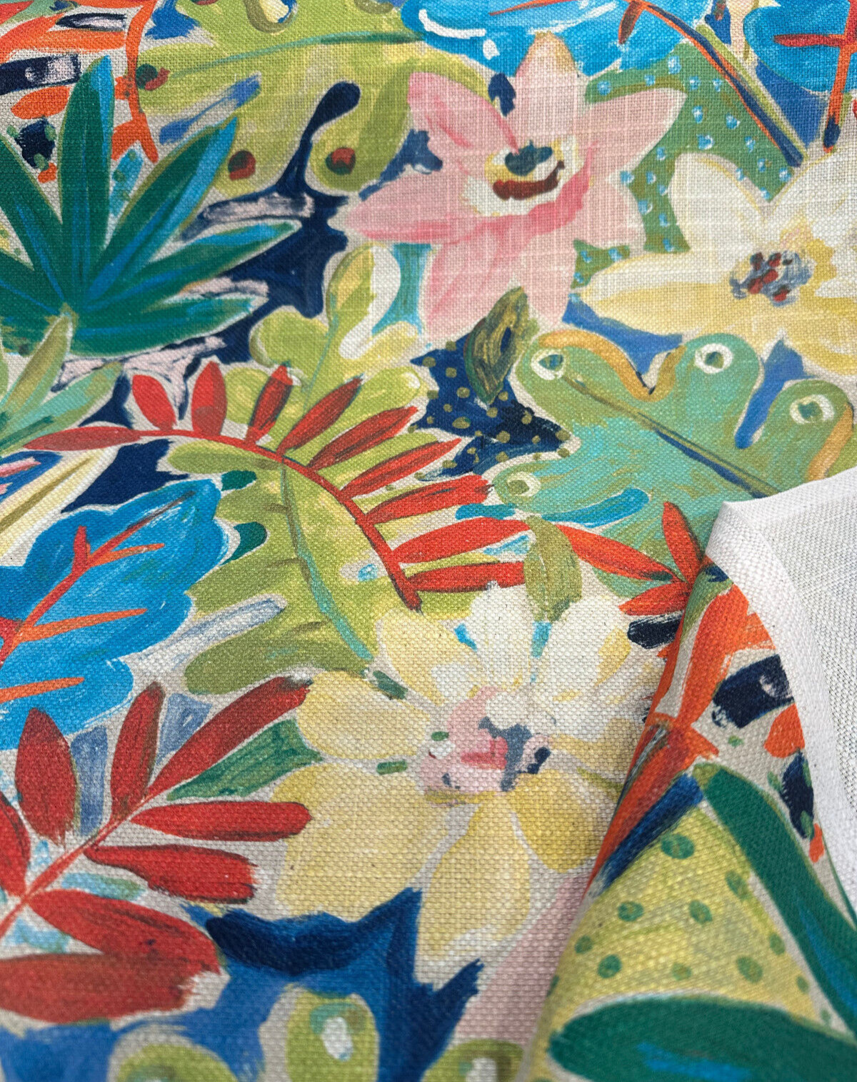 Waverly Thriving Jungle Floral Cotton Linen Fabric - Jungle Floral, Beige Background, 54" Width (1 Yard)