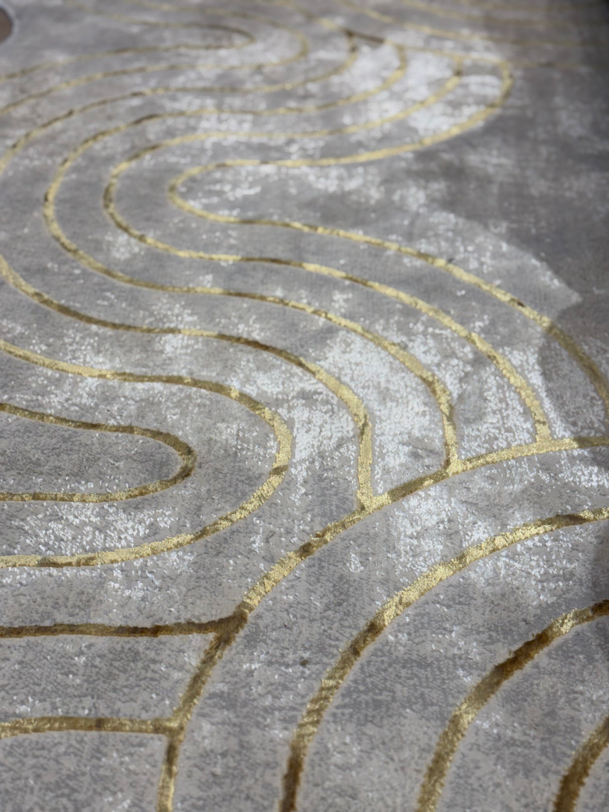 Z325B Polyester Fabric - Cream Rug With Metallic Gold Accents, Designer Geometric Edge Style, 5' 3" X 7' 6", 7' 9" X 10' 5", 10' X 13' (1 Piece)