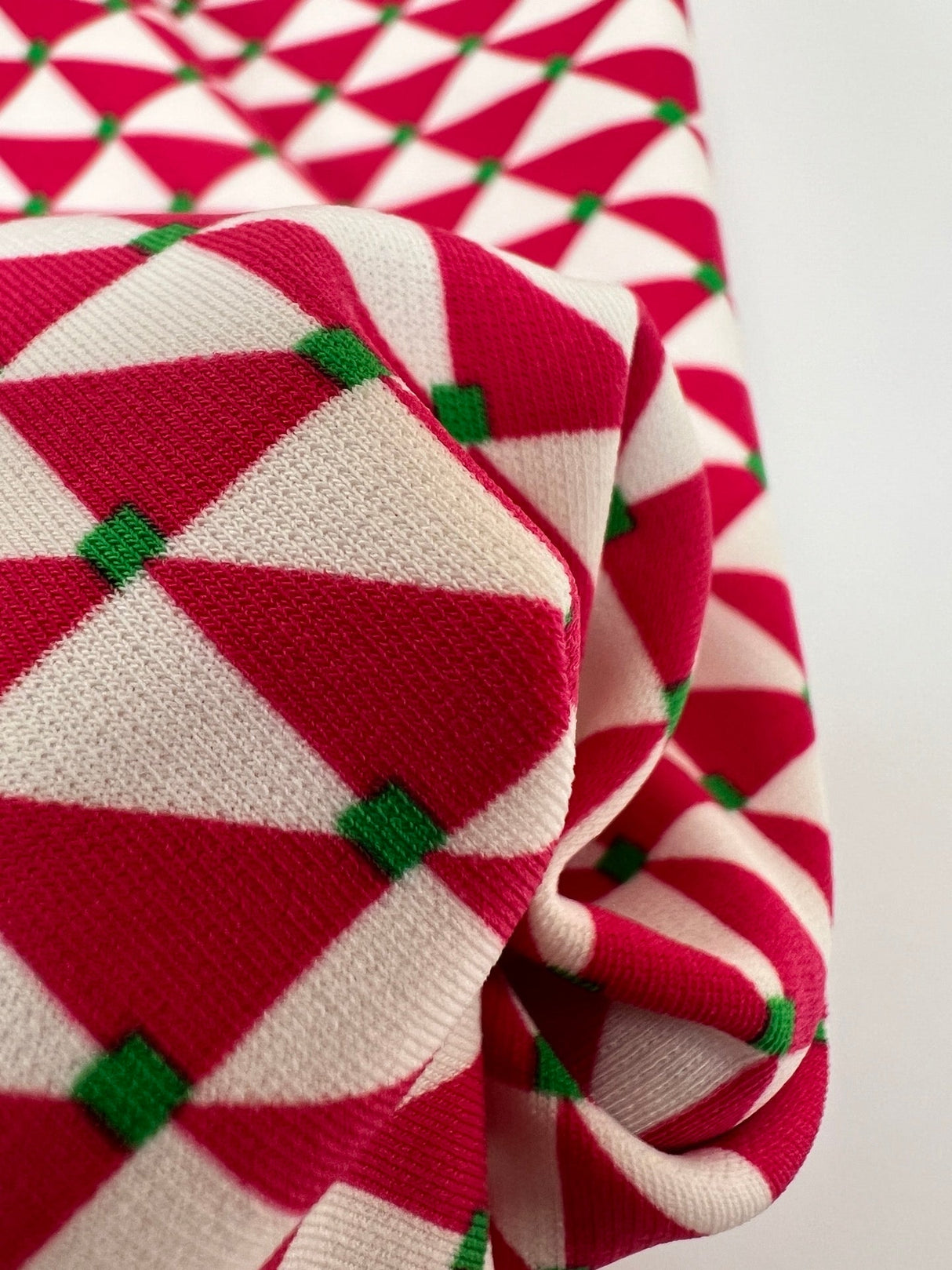 Polyester Elastane Knitted Fabric Printed Geometric