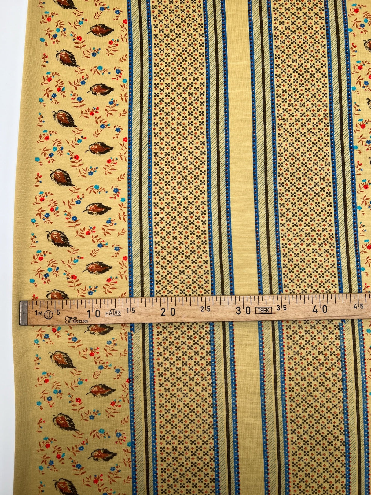 Acrylic Knitted Fabric Beige Blue Printed Lightweight Stretch