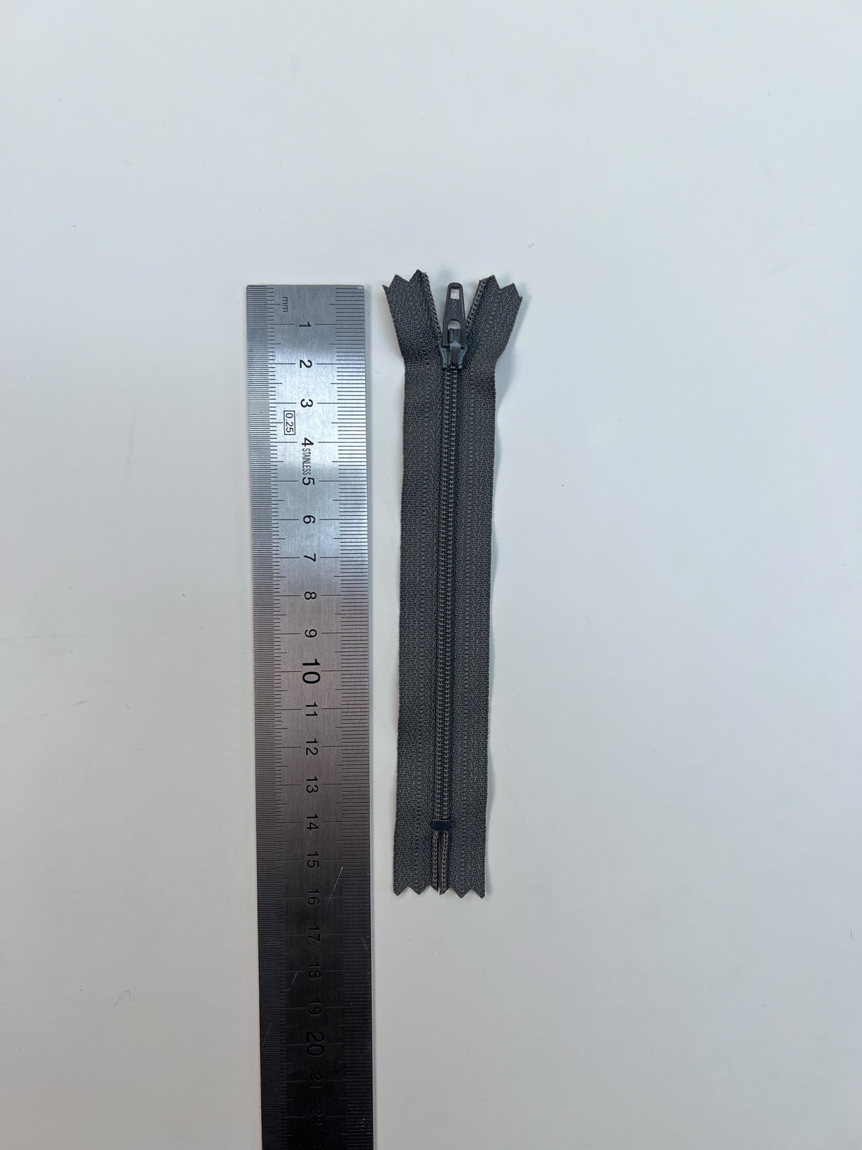Gray Polyamide Sewing Notions