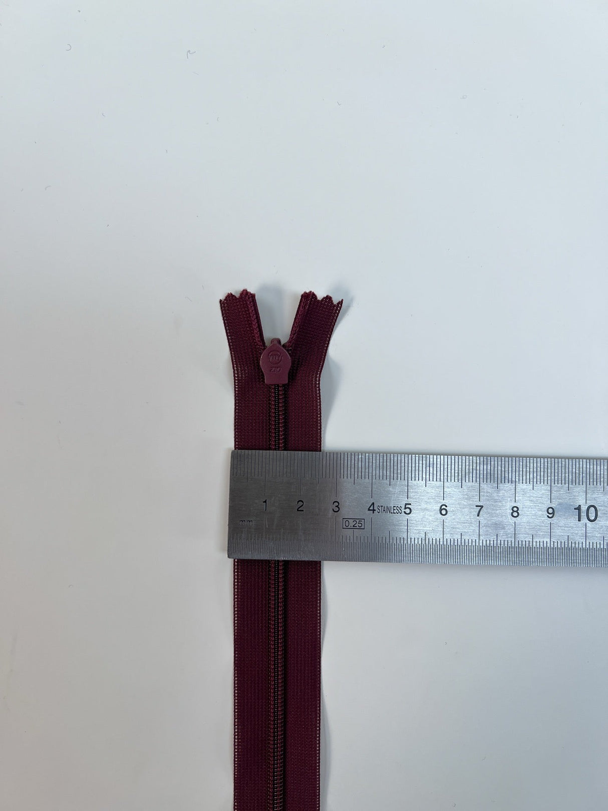 Polyamid Sewing Notions Red Shade