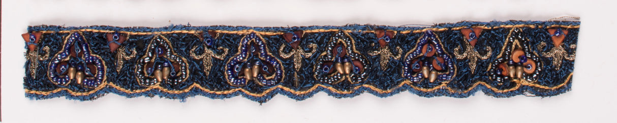 Handcrafted Indian Trim Fleur-de-Lis Spade