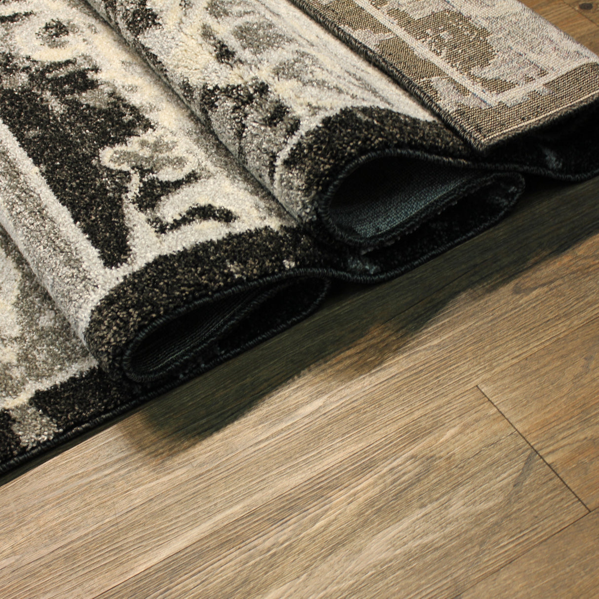 Durable Plush Southern Style Polypropylene Fabric - Black Gray Area Rug, 5' X 7' (1 Unit)