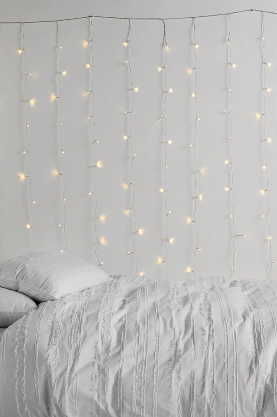 300 LED 12 Strand Twinkling Curtain Light Plug in