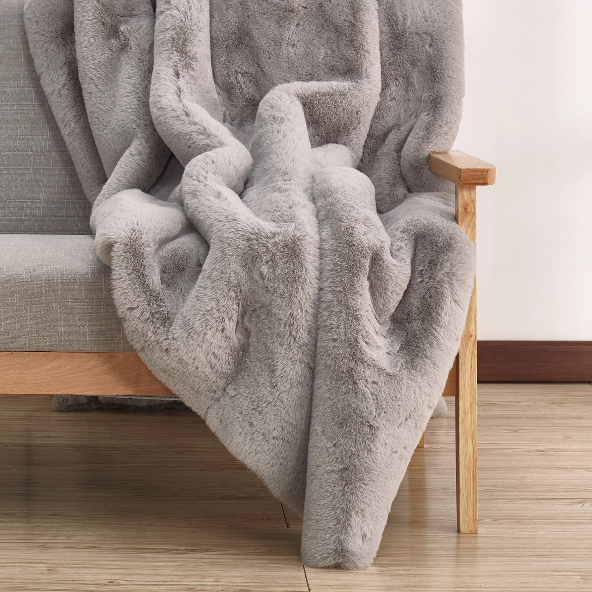 Soft Cozy Faux Fur Blanket/Coverlet/Bedspread/Throw/Bedcover/Quilt for Luxurious Comfort