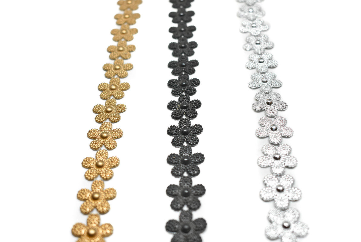Flower Plastic Trim 0.75"