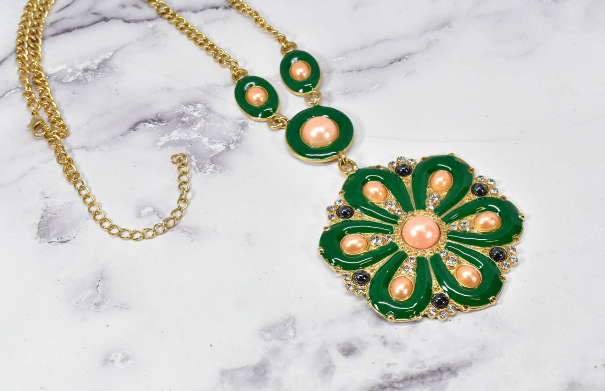 Flower Necklace Green Pearls