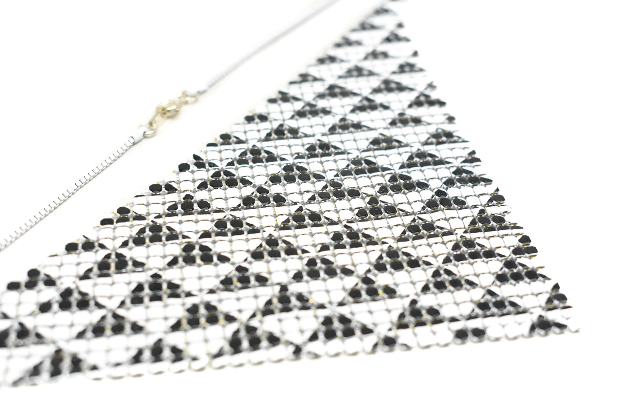 Metal Mesh Connector Checkered Black White