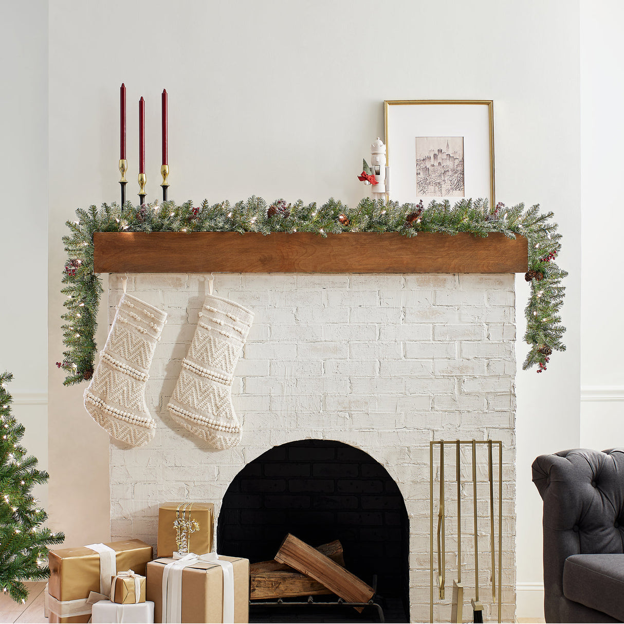 9FT Pre-Lit Dunhill Fir Garland with Clear Lights