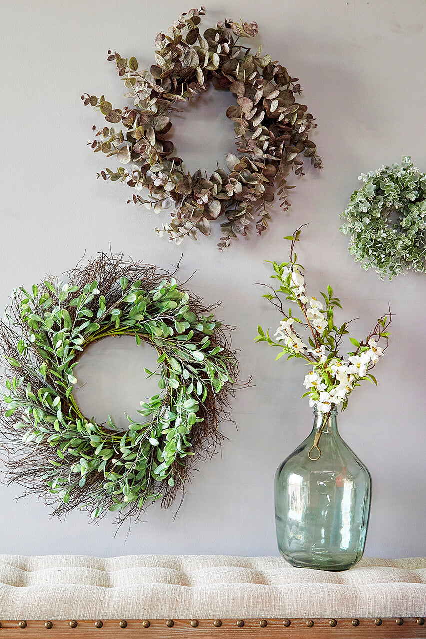 24 InchEucalyptus Wreath Decorative Artificial Greenery Door Wall Wreath
