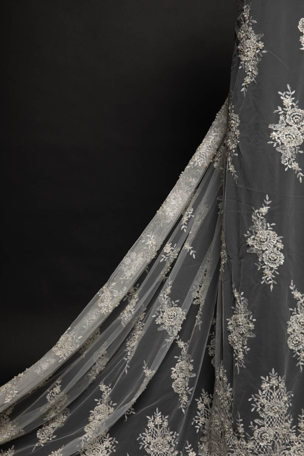 ১ গজ সূচিকর্ম করা টিউল লেইস ফ্যাব্রিক ৫০/৫২" প্রশস্ত, মার্জিত সূক্ষ্ম নকশা পোশাক তৈরি এবং সাজসজ্জার জন্য