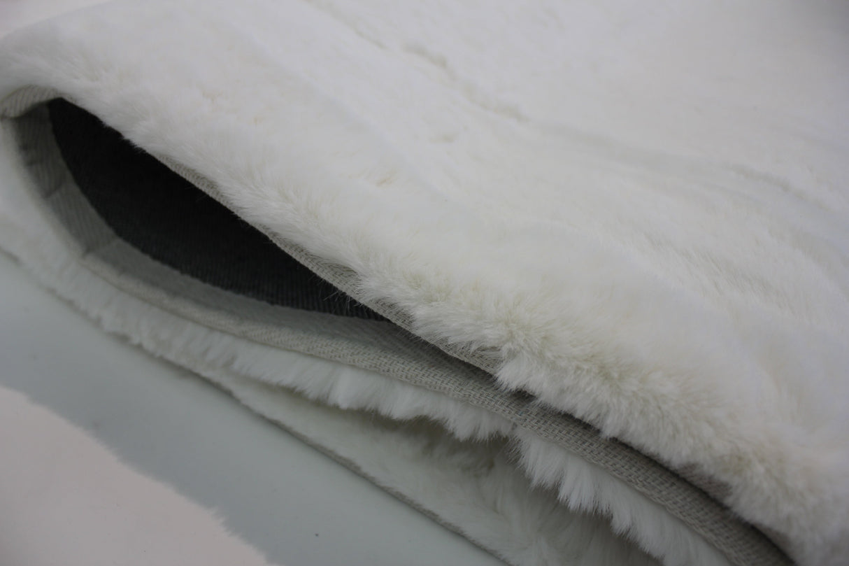 Machine-Made Faux Fur Rug Faux Fur Fabric - Plush Faux Chinchilla Texture, Indoor Use Only (1 Piece)