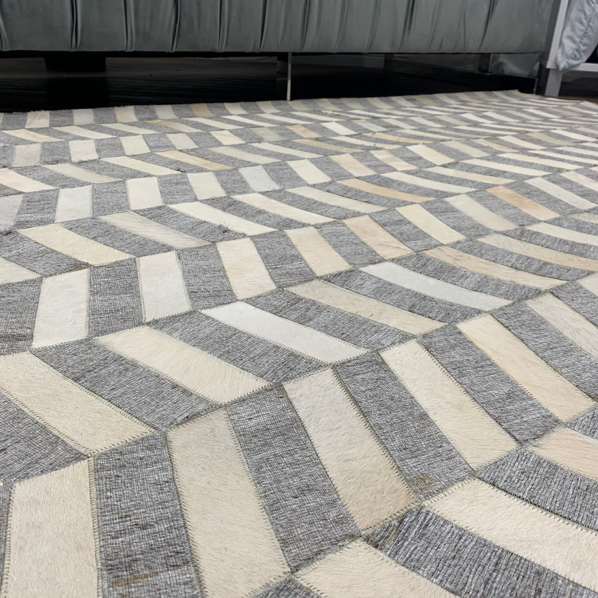 Handmade Leather Patchwork Cowhide Rug 50% Viscose, 50% Real Cowhide