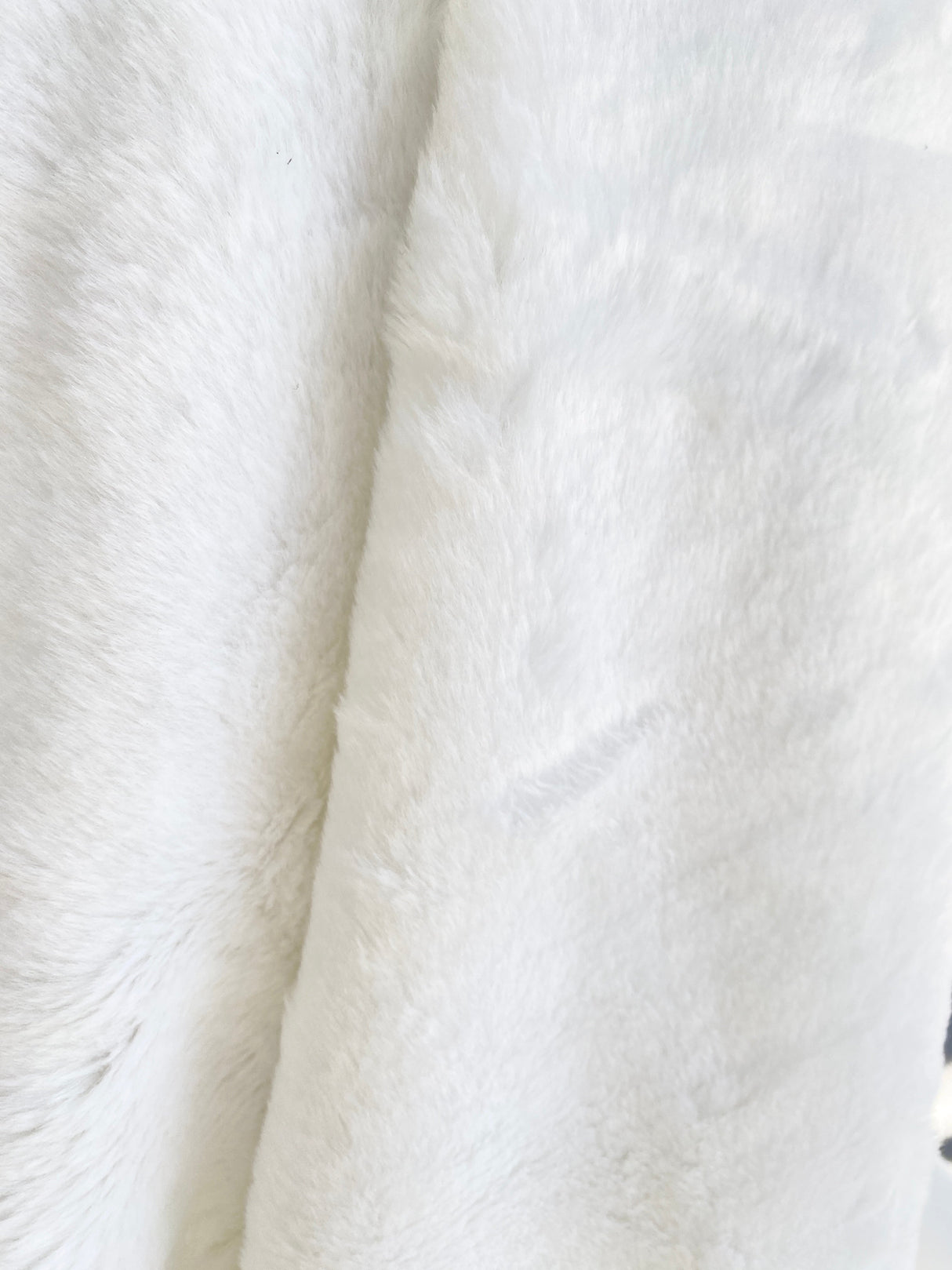 Luxury Faux Fur White Short Pile