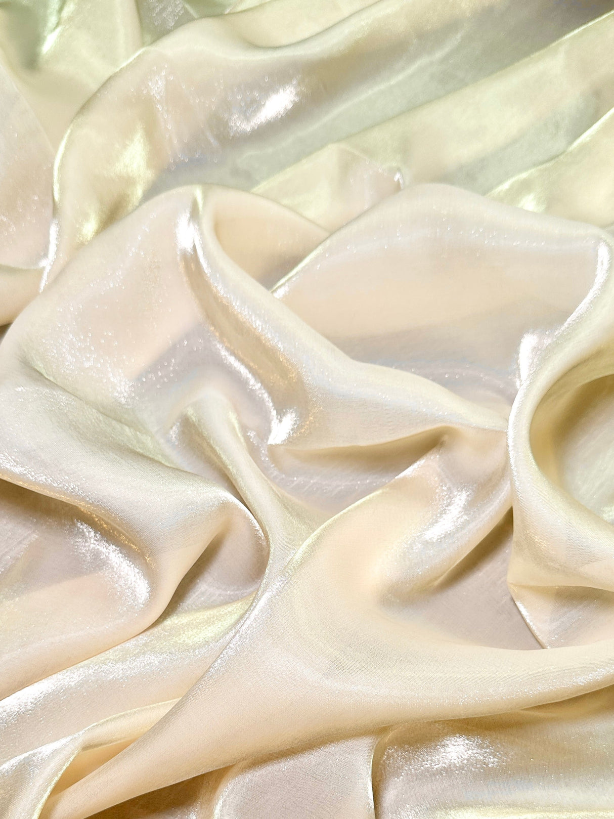 Liquid Shimmery Chiffon Cream