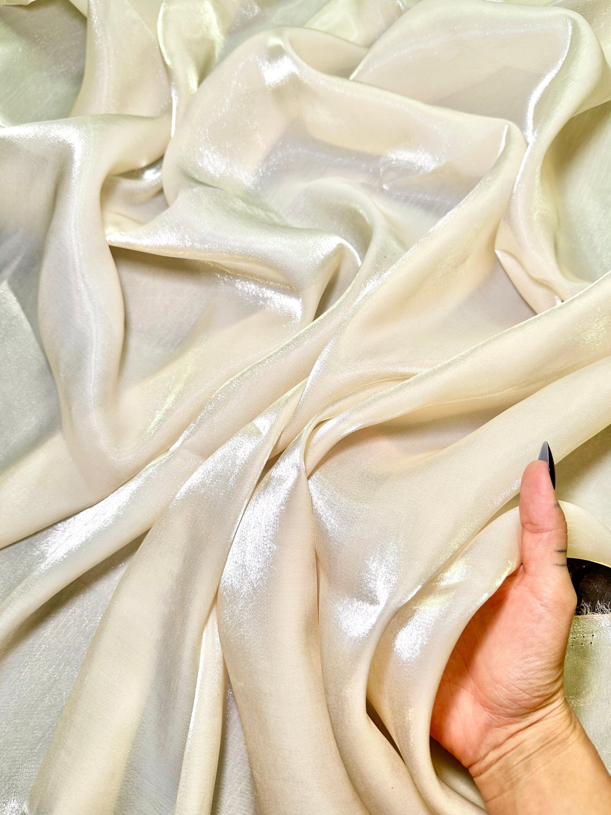 Liquid Shimmery Chiffon Cream