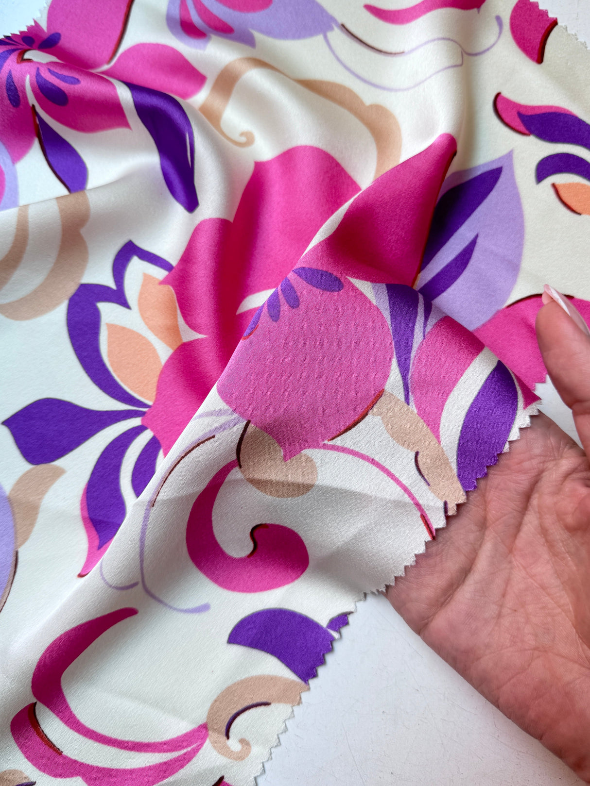 Printed Satin Ivory/Pink Floral