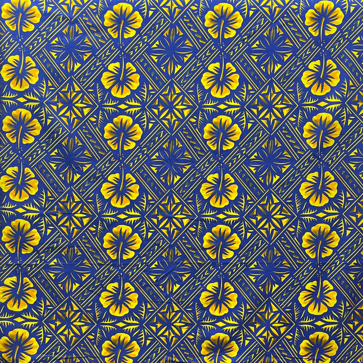 Traditional Tapa Hibiscus Cotton Fabric - Black And Green, 36" X 45" (1 Yard)