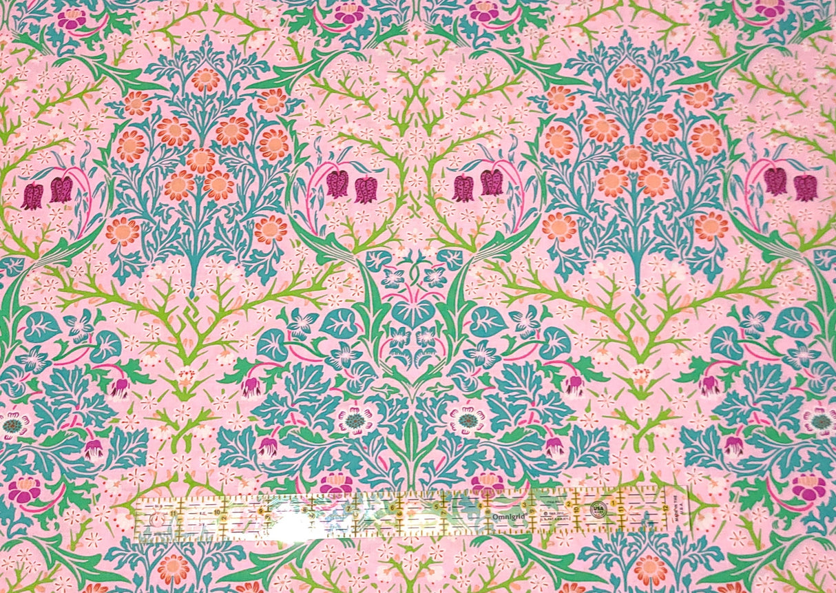 Quilting Cotton Kaffe Fassett x Morris & Co. Floral Blackthorn Pink