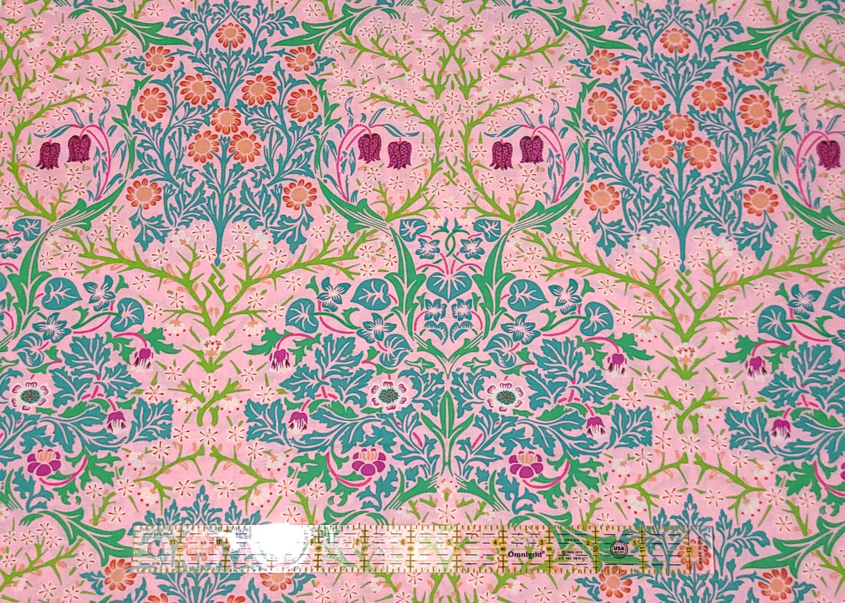 Quilting Cotton Kaffe Fassett x Morris & Co. Floral Blackthorn Pink