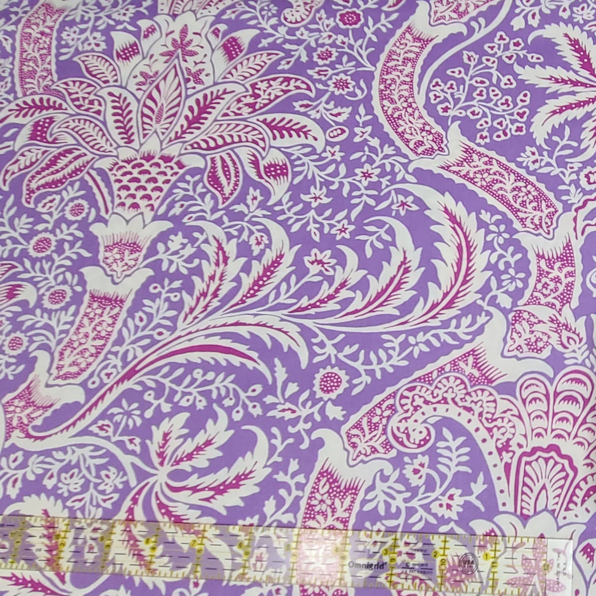 Quilting Cotton Kaffe Fassett x Morris & Co. Floral Indian Pink