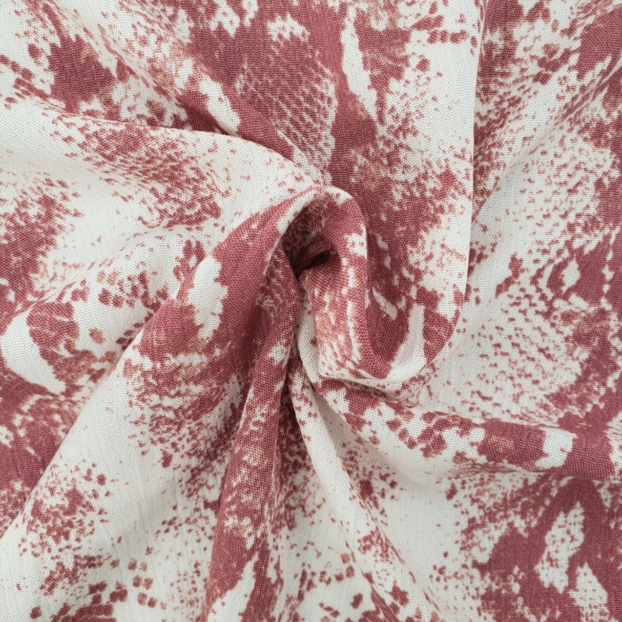 1 Yard Rayon Crinkle Dusty Rose Width 50/52" Apparel Fabric