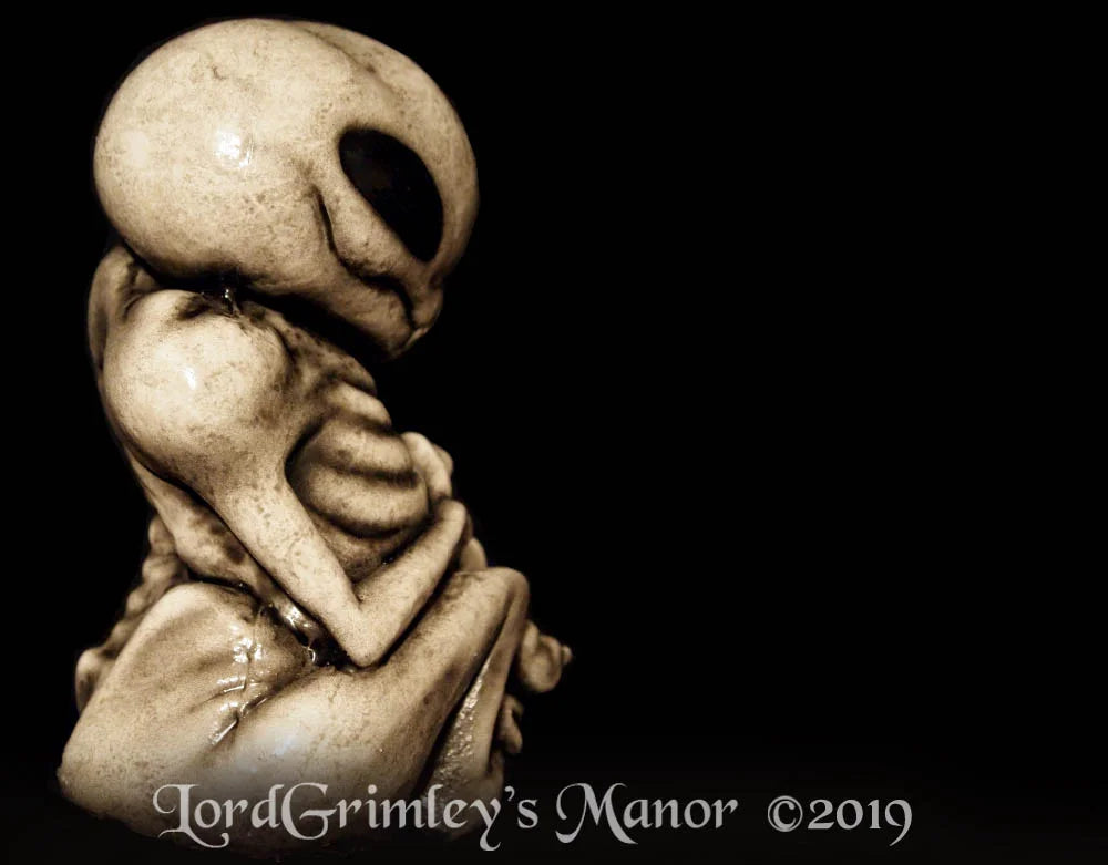 Area 51 Alien Embryo Jar - White Variant