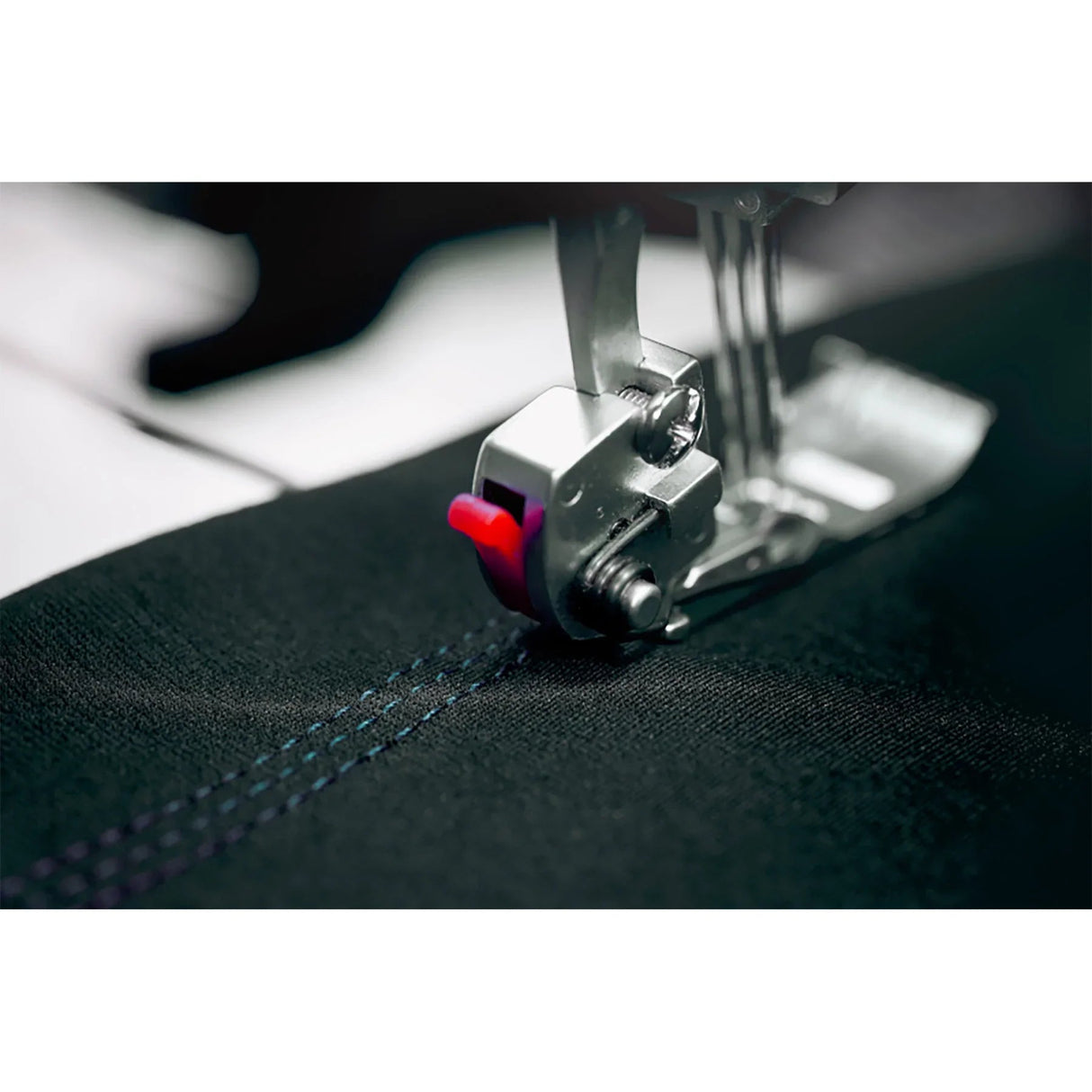 PFAFF Admire Air 6000 Coverlock Machine