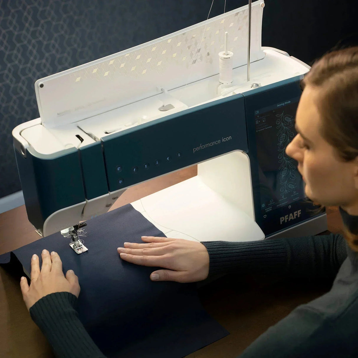 PFAFF Performance Icon Sewing Machine