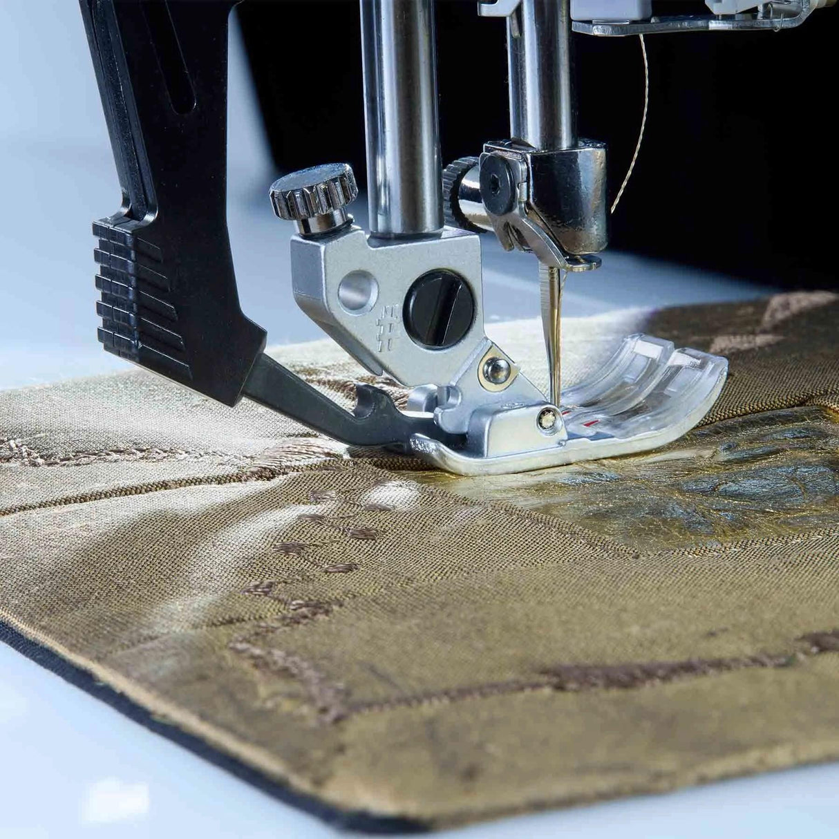 PFAFF Quilt Expression 725 Sewing Machine