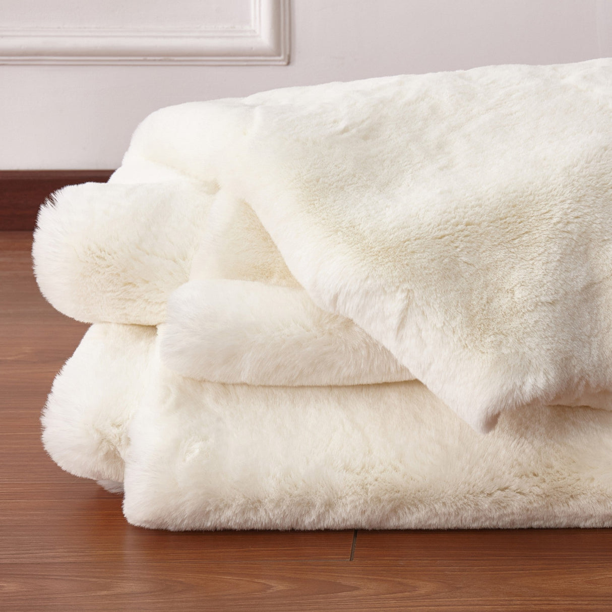 Soft Touch Faux Rabbit Chinchilla Feel Polyester Fabric - Solid Colors, 1" Pile Height (1 Rug)