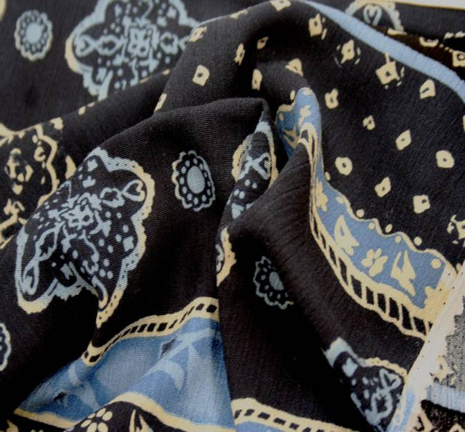 Rayon Crinkle 1A690 100 Percent Rayon Fabric - Navy/Ivory, Crinkle, 52/54" Width