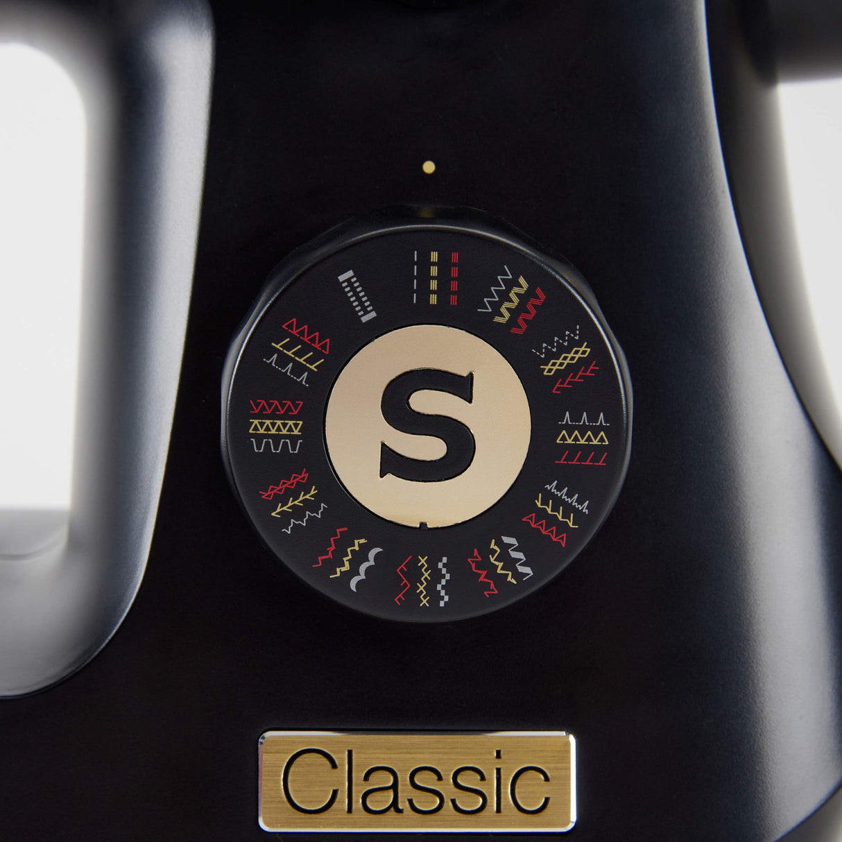 SINGER HD500 Classic Black Sewing Machine - Black, Vintage Inspired Design, Hard Carrying Case Bundle (1 Unit)