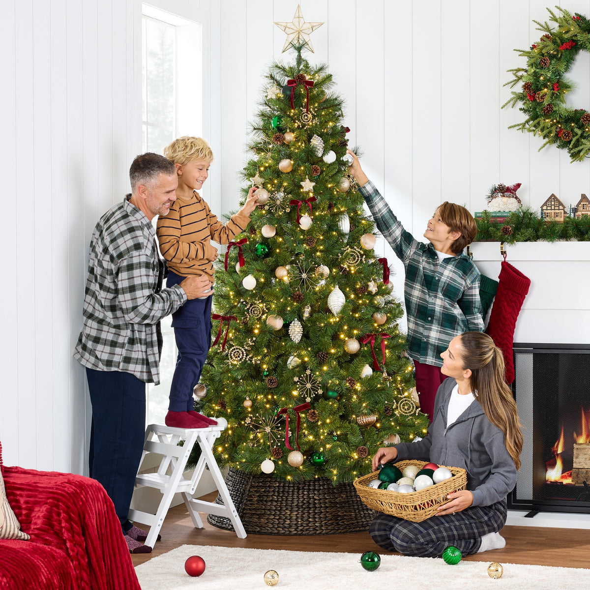Pre-Lit Scotch Pine Christmas Tree with Pinecones and Metal Stand product image showing its overall design and key.