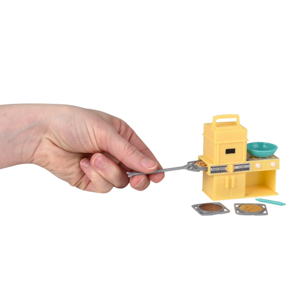 World's Smallest Easy-Bake Oven