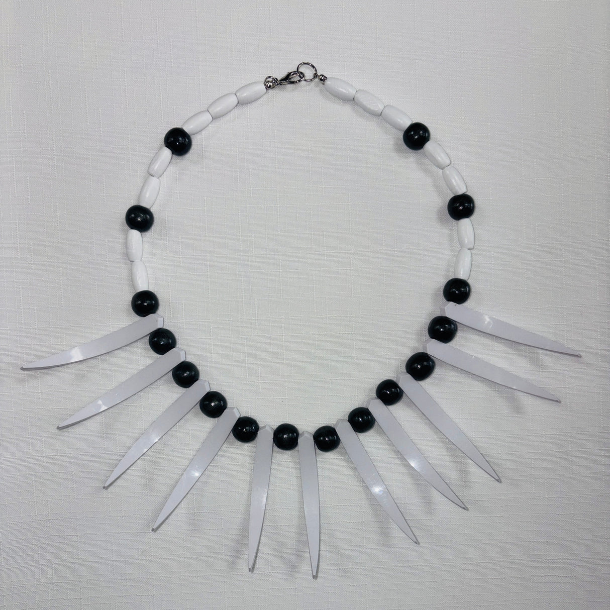 Polynesian Samoan Ula Nifos Necklace - White, Brown Beaded Design (1 Piece)