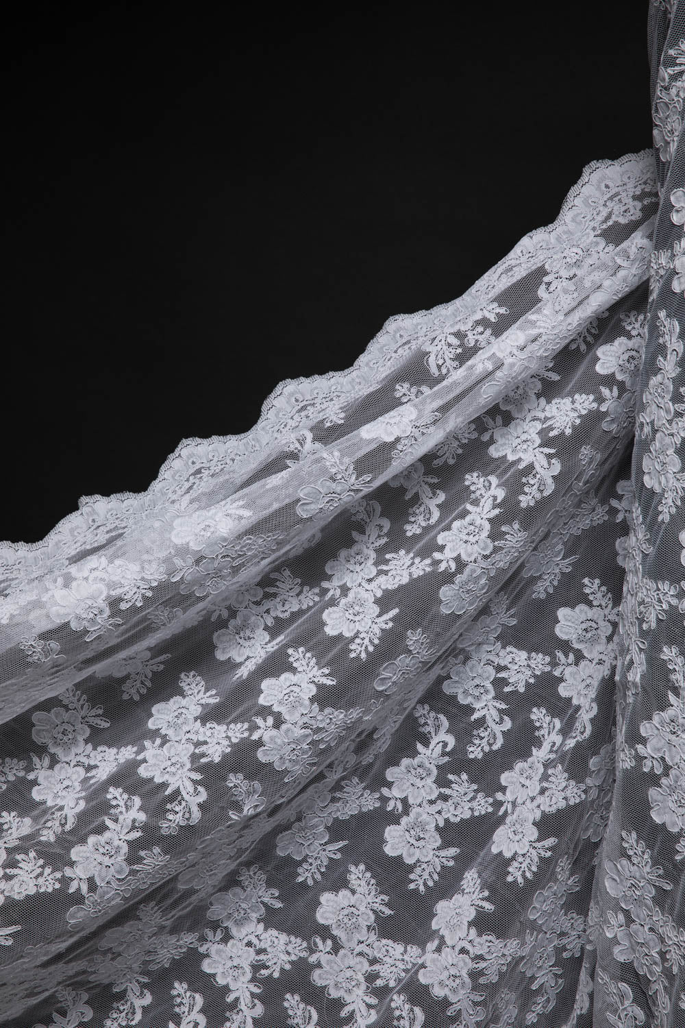 1 Yard Re-Embroidery Lace Fabric Cord Beautiful Floral Design Luxurious 52/54" Wide