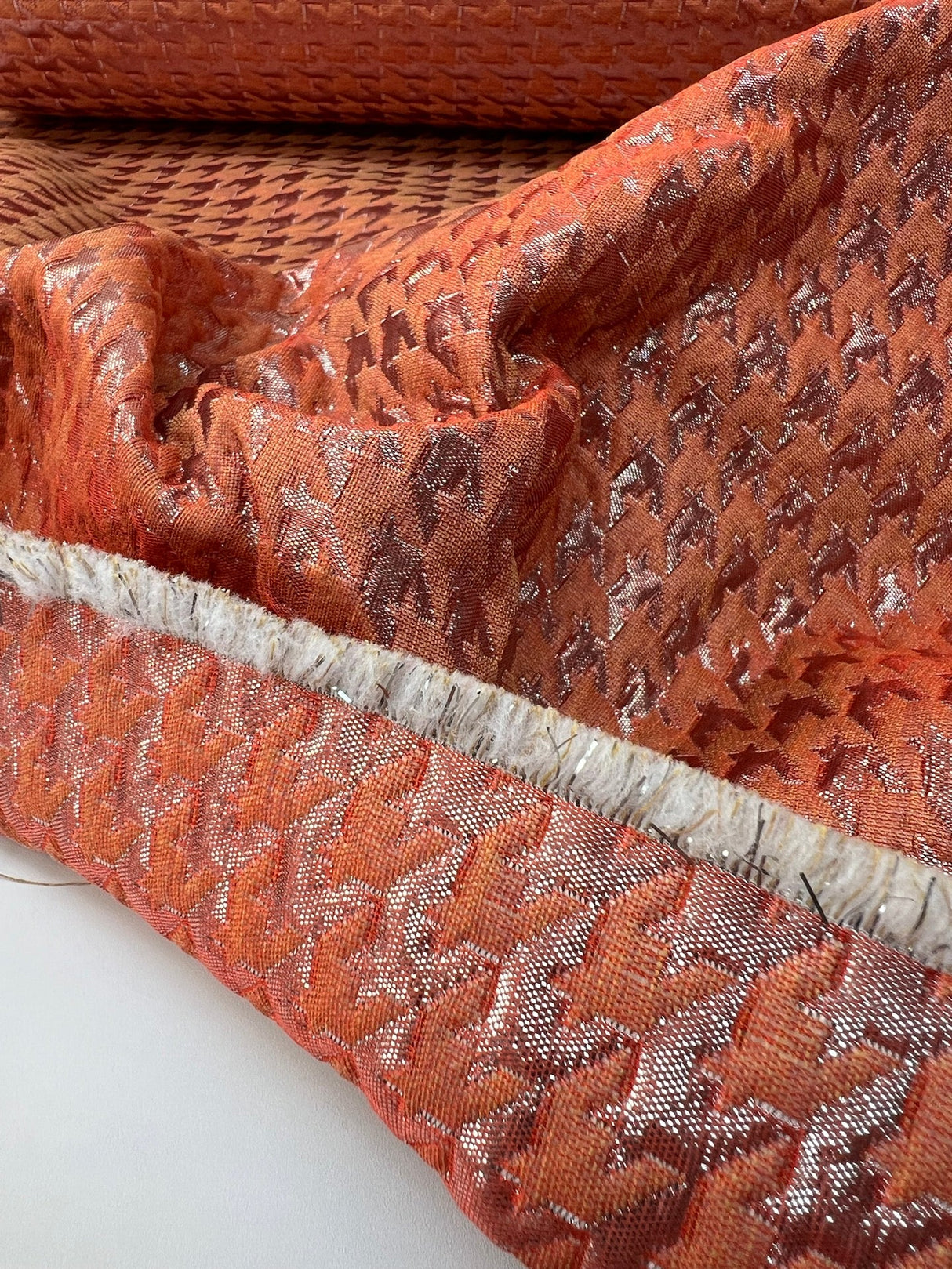 Polyester Matlassé Houndstooth Silver