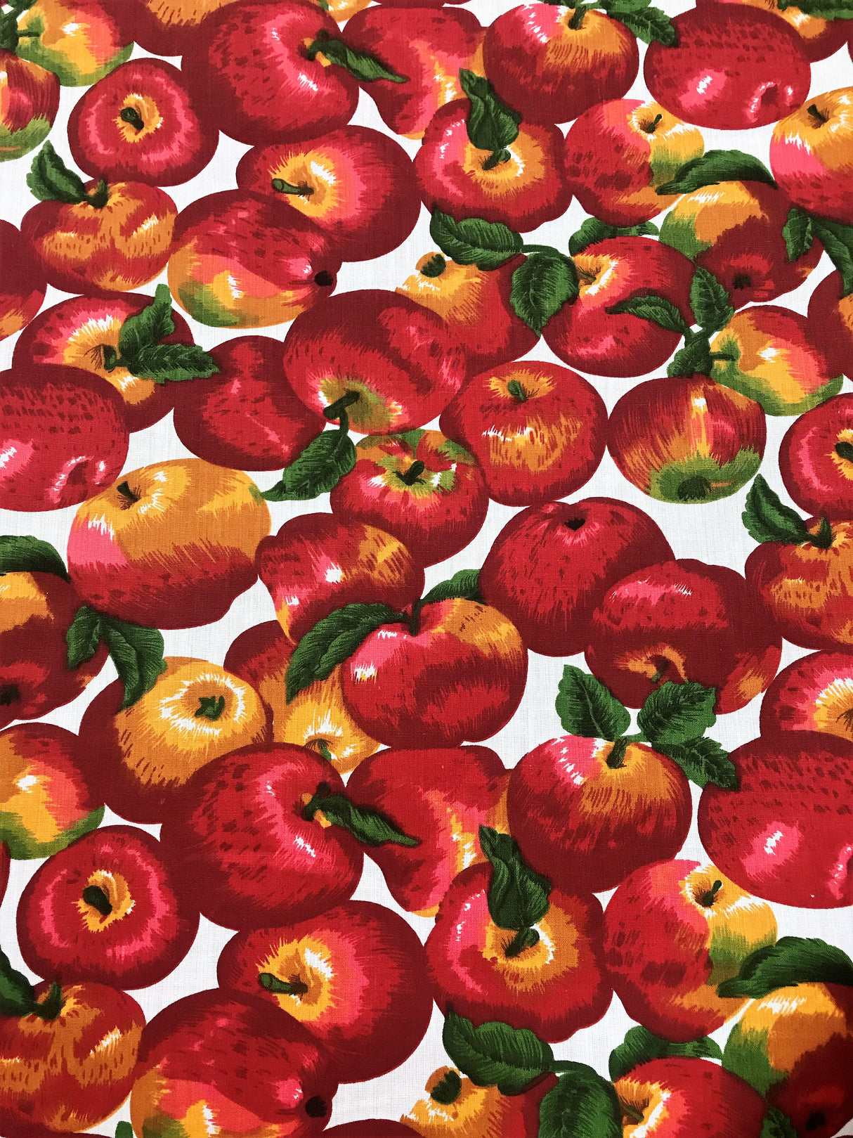 All Over Apples White Poly Cotton Fabric - White Apple Print, 59/60" Width (1 Yard)