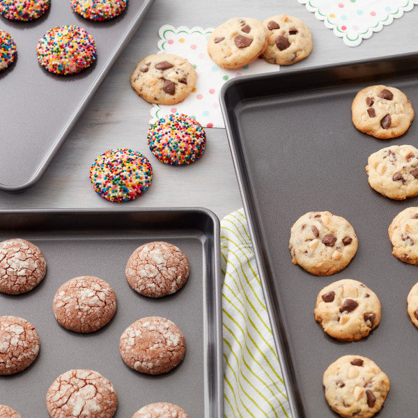 Wilton Perfect Results Premium Non-Stick Bakeware Mega Cookie Baking Set, 3-Piece