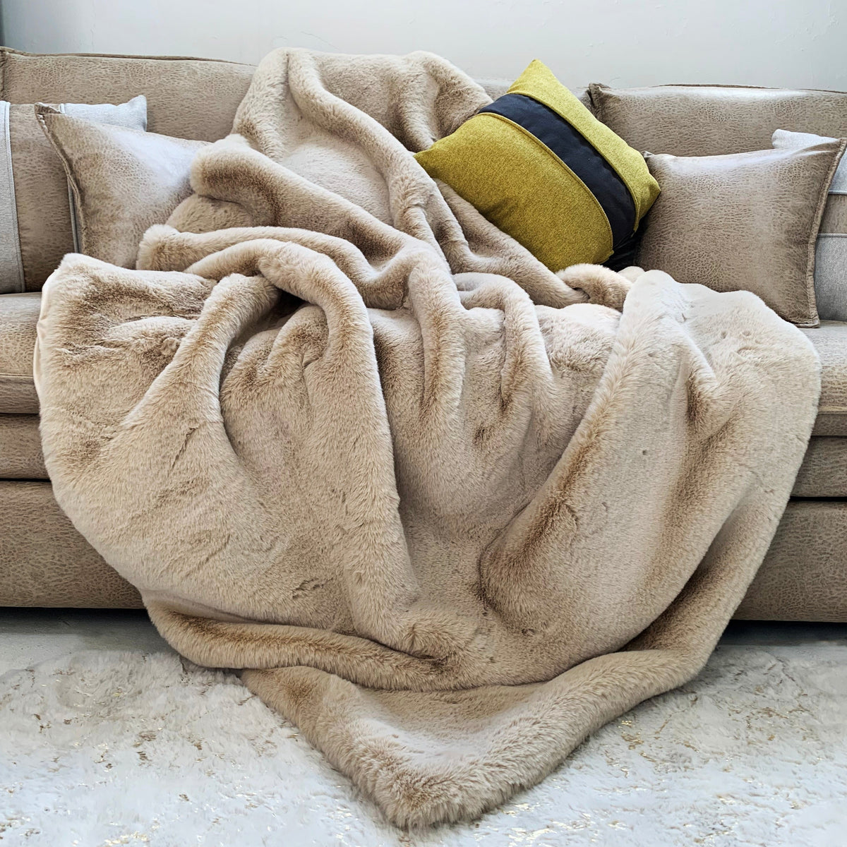 Bella Luxury Faux Fur Throw Blanket Collection for Ultimate Cozy and Opulent Home Décor